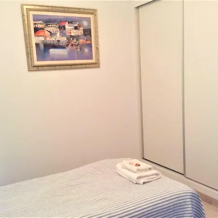 Pinada Beach Iv Апартаменты *
